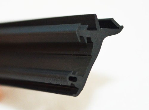 Custom plastic window rubber strip1.png